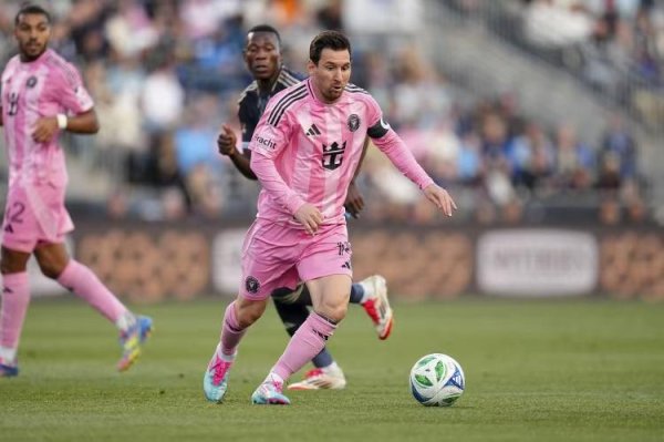 易云达配资 生涯小组赛从未出局！淘汰赛迈阿密约战大巴黎，梅西纪录依旧延续